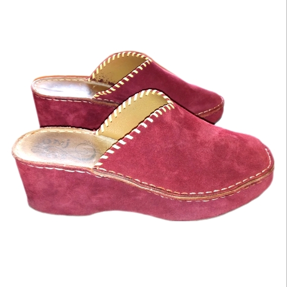 🔴 SALE VTG Red Suede/Leather Italian Clogs - Picture 1 of 10